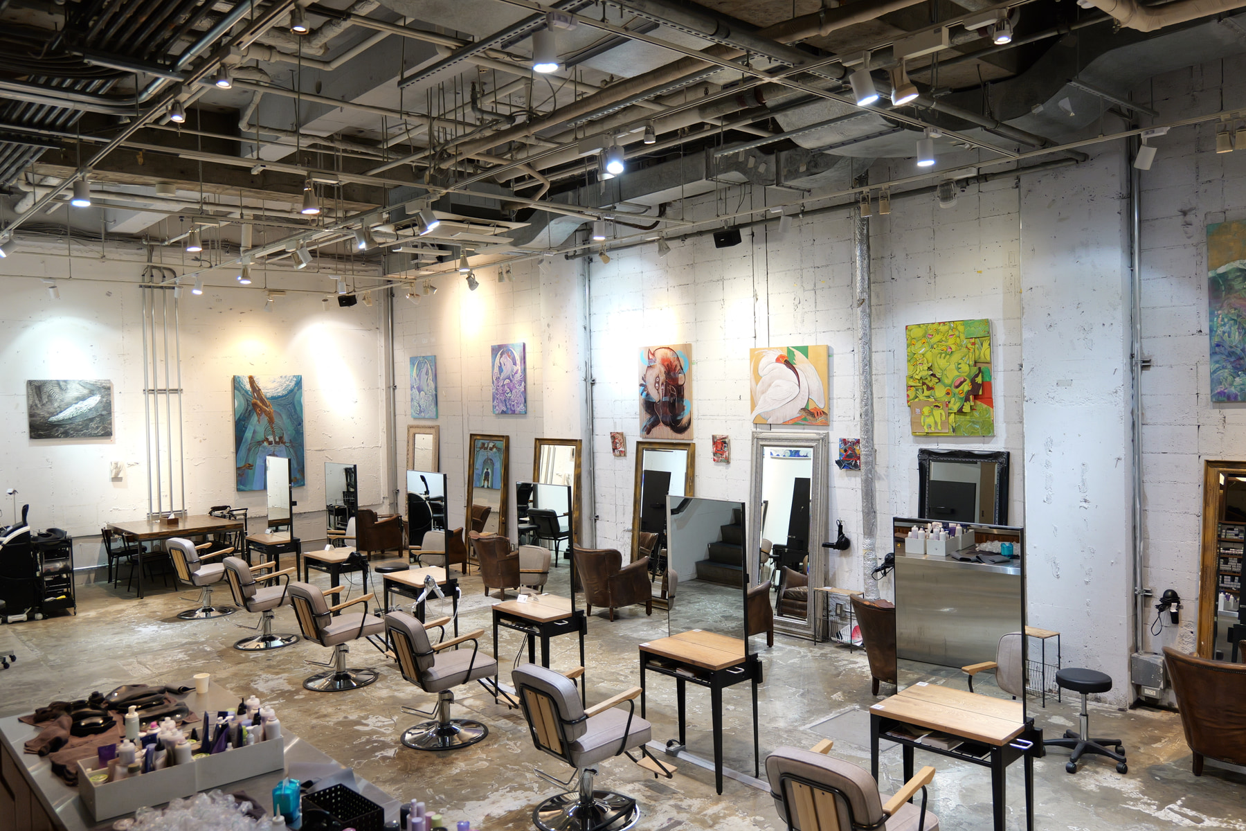 NORA HAIR SALON 学生18名によるアート展